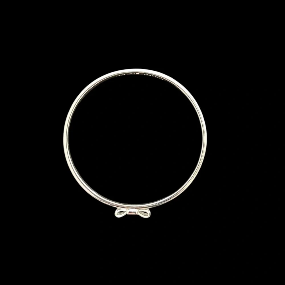 Kate Spade New York Take a Bow Women’s Silver Bangle Bracet